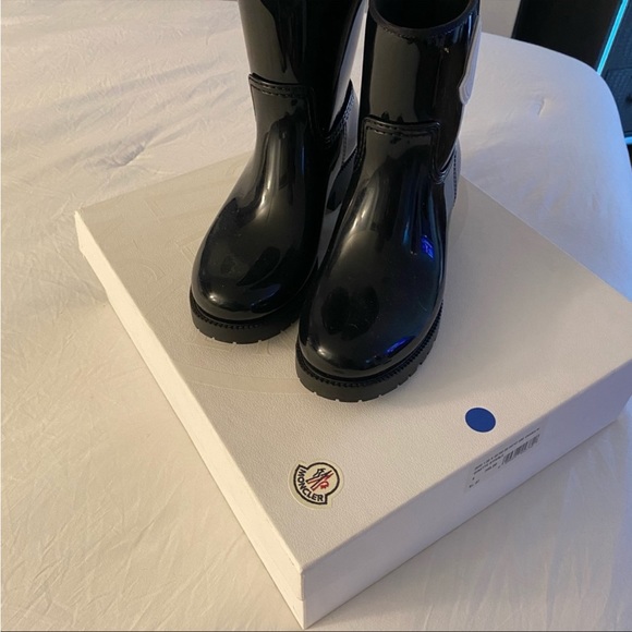 AUTHENTIC✅ MONCLER RAIN BOOTS - Picture 4 of 4